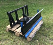 Front blade for a small loader LTR 1500